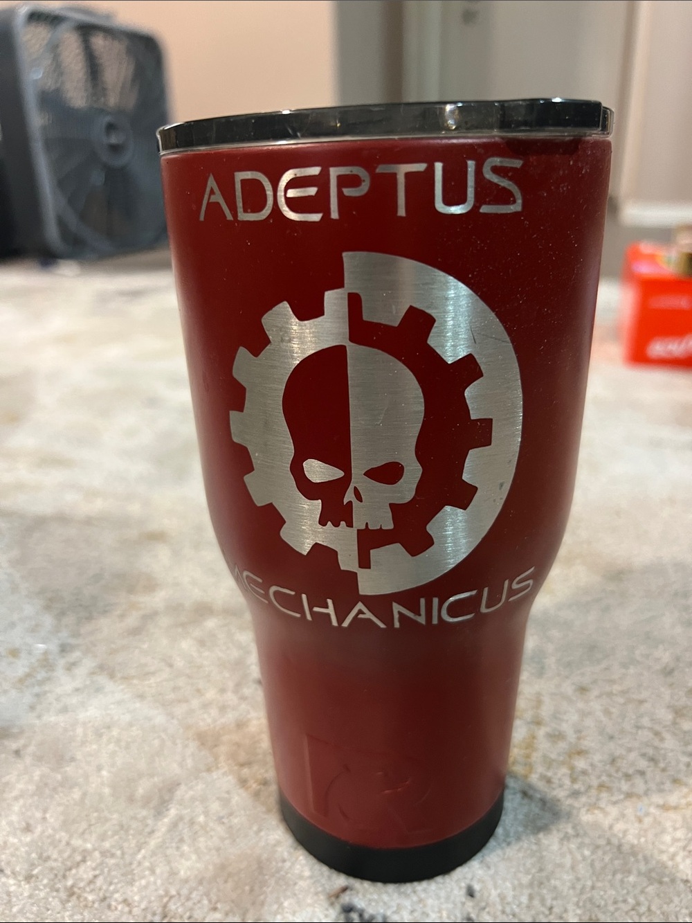 Deus mechanicus adeptus mechanicus travel tumbler red rtic z26